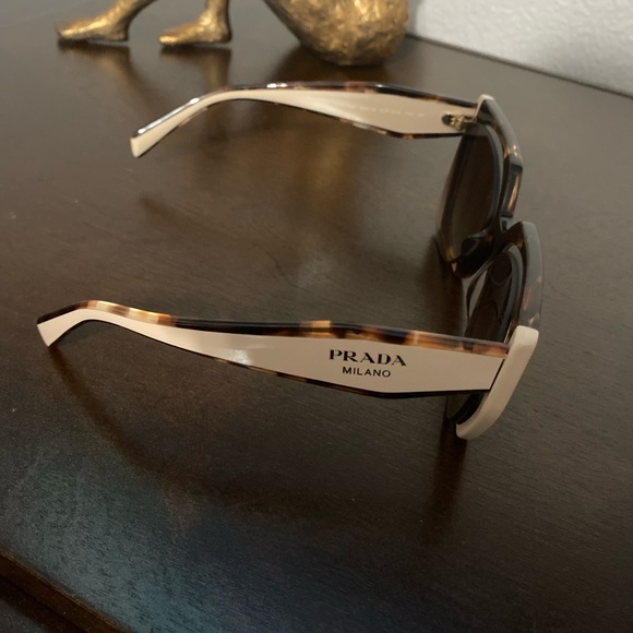 Prada Milano sunglasses with logo - Opaque Gradient Dark Brown - Picture 3 of 5